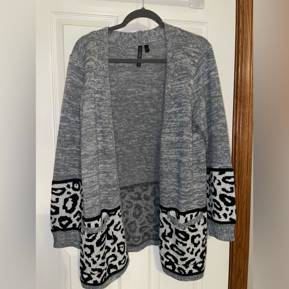 Allie & Rob leopard cardigan